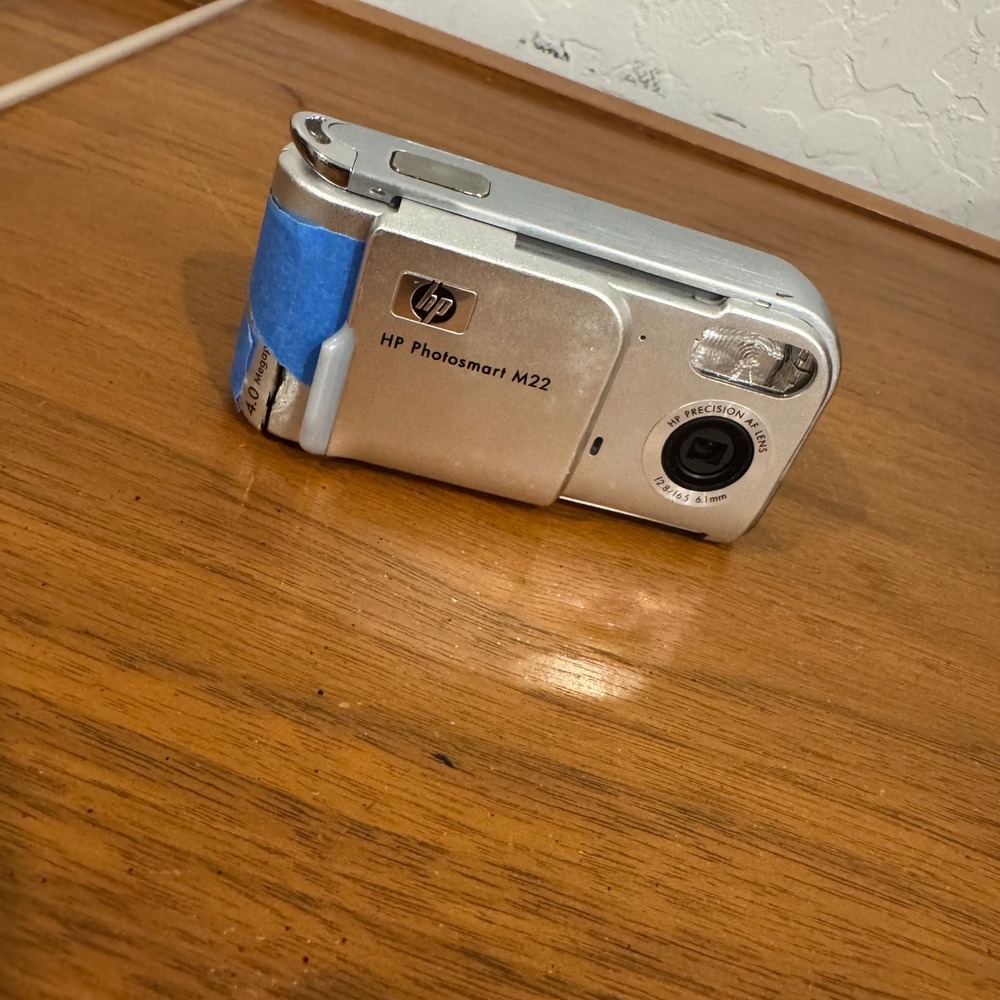 HP Photosmart M22 Digital Camera Silver Fair 4.0MP Vintage Y2K Digicam M22